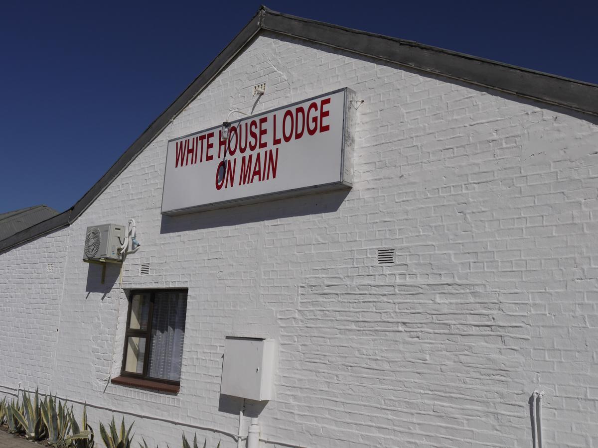 White House Lodge On Main ボーフォート・ウェスト エクステリア 写真