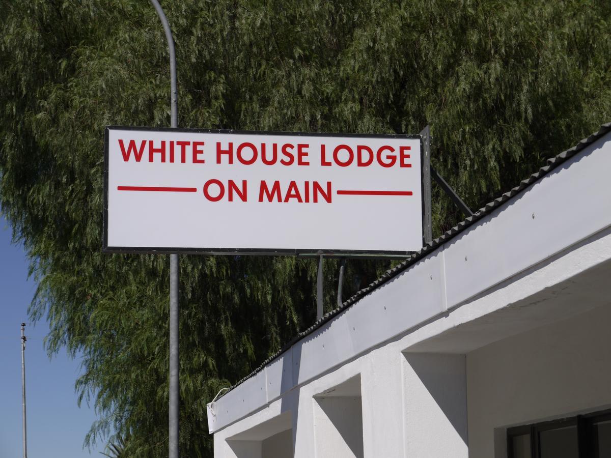 White House Lodge On Main ボーフォート・ウェスト エクステリア 写真