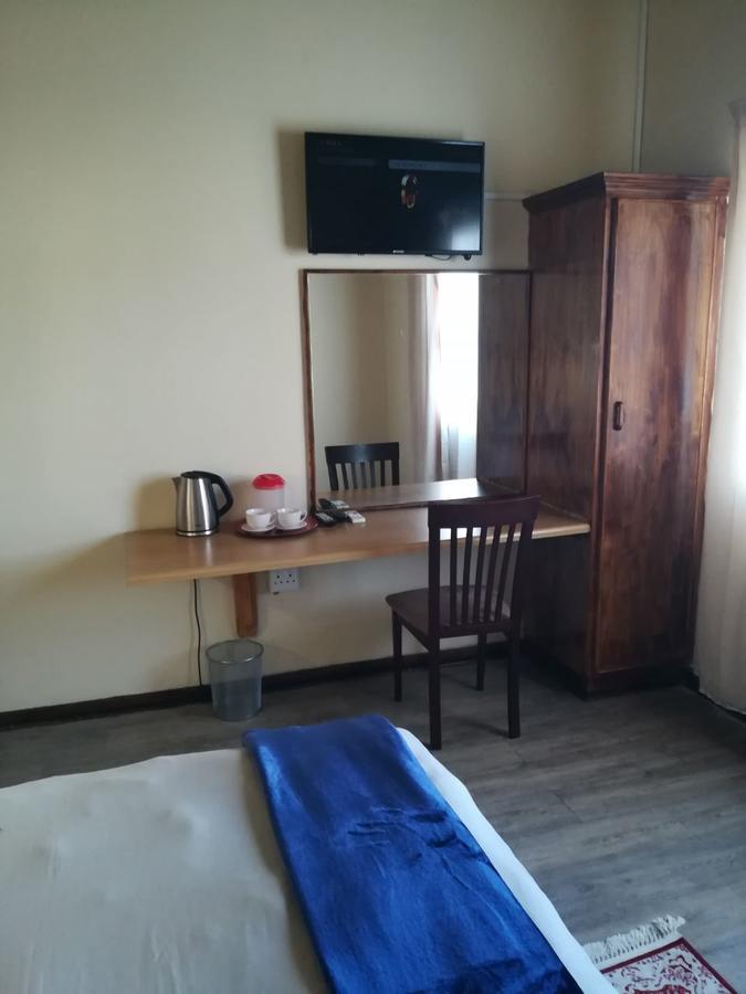 White House Lodge On Main ボーフォート・ウェスト エクステリア 写真