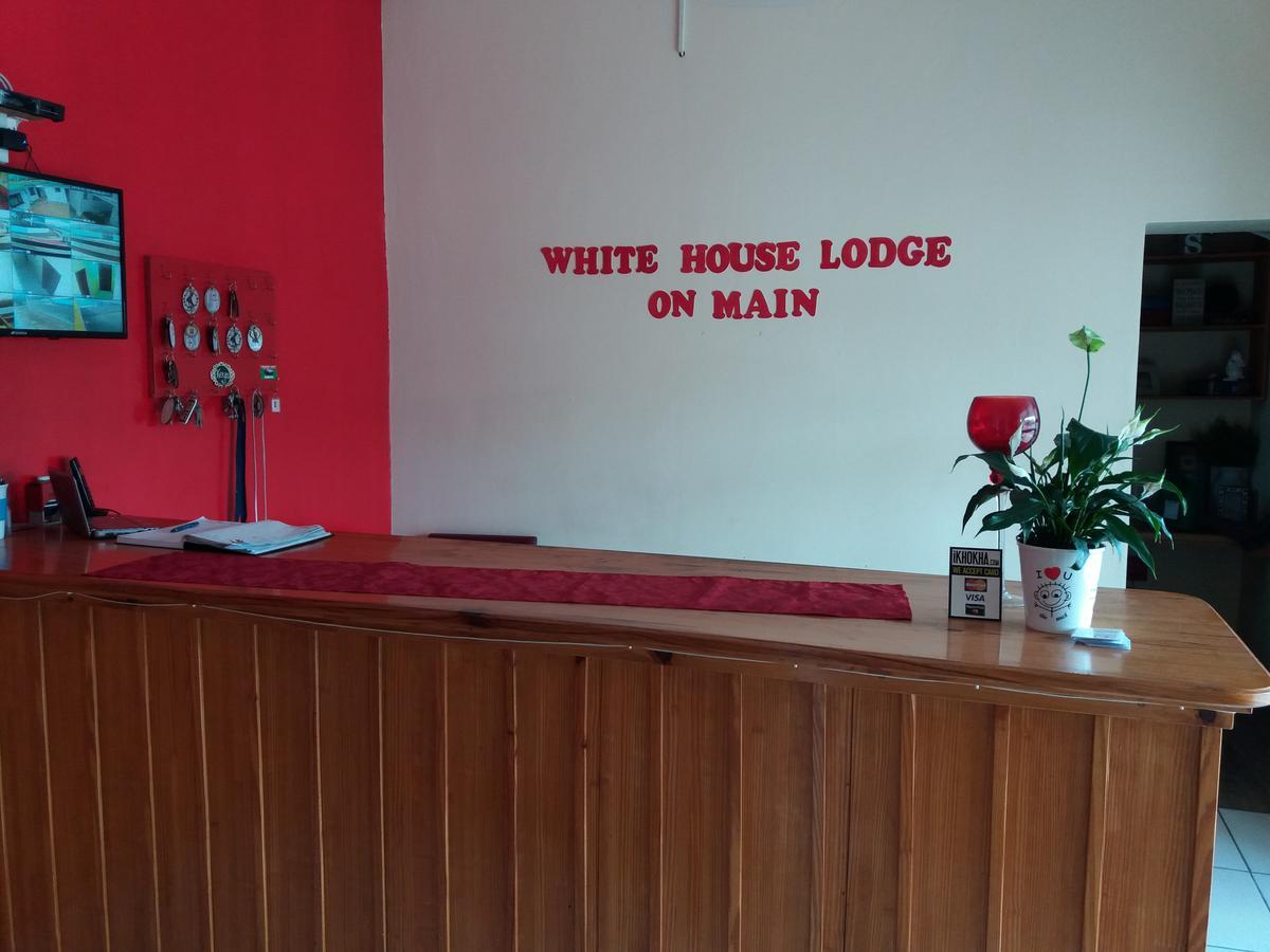 White House Lodge On Main ボーフォート・ウェスト エクステリア 写真